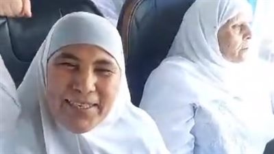 دموع الفرح تسيطر على حجاج الغربية قبل السفر للأراضي المقدسة لأداء مناسك الحج | بث مباشر