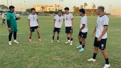 أبرزهم من ليفربول وأرسنال.. ميكالي يضم 11 محترفا لمعسكر منتخب الشباب