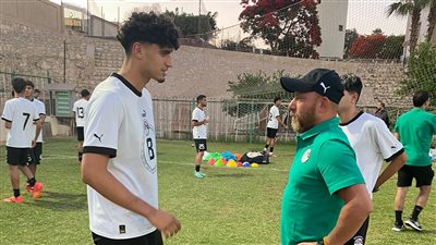 عمر عبد المجيد لاعب هامبورج الألماني ينضم لمعسكر منتخب الشباب ويشارك في المران