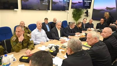 مسؤول إسرائيلي: قد يجتمع الكابينت عبر الهاتف للتصويت بشأن الرد على إيران 