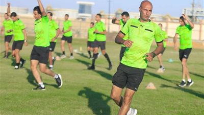 طلب ورد محرج.. تفاصيل أزمة الساعات الأخيرة في معسكر حكام الممتاز