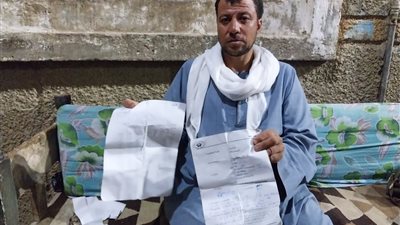 والد طفل توفي داخل أحد المستشفيات بسوهاج: قالولي مفيش سرير لابنك| صور