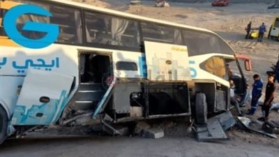 إصابة 24 شخصا في انقلاب أتوبيس على طريق الأوتوستراد