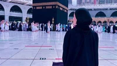 أمينة الفتوى: يجوز استخدام الكحل والشامبو الخالي من العطر في الحج.. والحناء غير محرّمة