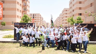 أورنچ مصر تطلق حملة واسعة بمشاركة الموظفين لزراعة الأشجار المثمرة