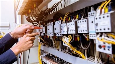 مصدر يكشف أسباب تفاقم أعطال الكهرباء وانقطاع التيار بعدة مناطق بالمحافظات