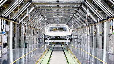 شركة فولفو السويدية تخفض توقعات نمو المبيعات هذا العام