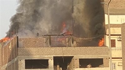 خسائر تخطت المليون جنيه.. حريق هائل بأحد مخازن الأثاث بوسط الأقصر والحماية المدنية تسيطر
