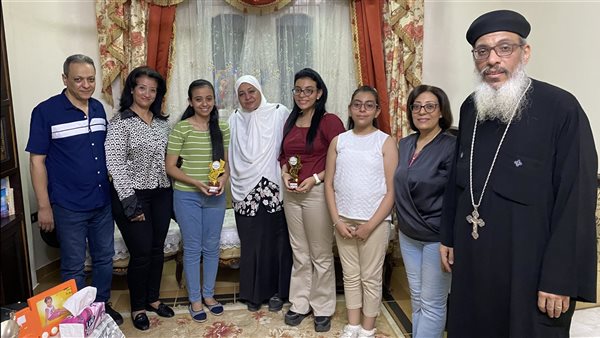 جوى وكارين أوائل