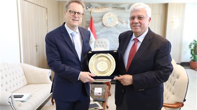 وزير التعليم العالي يبحث مع سفير ألمانيا التوسع في برامج التعاون بين البلدين