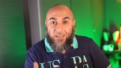 محمد الغليظ: احمد ربنا إنك عايش في مصر.. فيه دول بتحبس مواطنيها بسبب الكوفية الفلسطينية