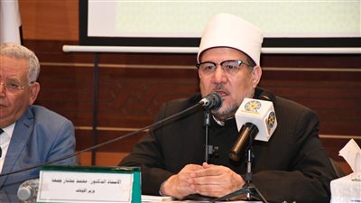 يكذب على رسول الله.. مختار جمعة يهاجم أستاذ بجامعة الأزهر بعد فتواه بجواز سرقة الكهرباء