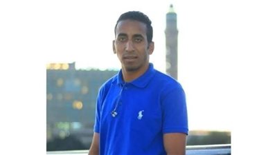 والد سعد صاحب واقعة الصفع من عمرو دياب: كان ضربه بالنار ولا يضّرب بالقلم |خاص