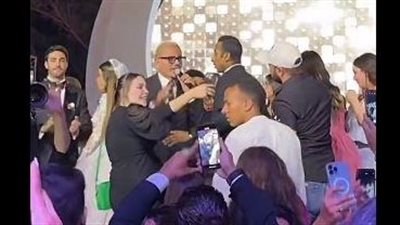 تنحي دفاع الشاب صاحب واقعة الضرب من عمرو دياب عن القضية بعد خلاف على شروط تعاقدية