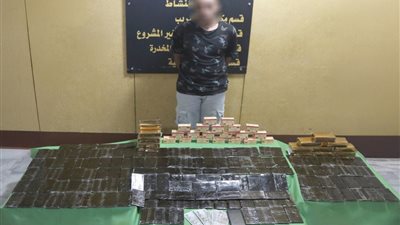 بمضبوطات 2 مليون جنيه.. سقوط عنصر إجرامي أدار وكرًا لتجارة الحشيش في السويس