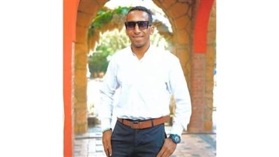 الشاب المصفوع من المطرب عمرو دياب يطالب بتعويض واعتذار 