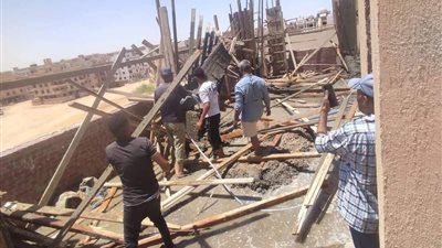 جهاز القاهرة الجديدة يزيل 15 مخالفة بناء وتشميع فيلات بالتجمع الخامس