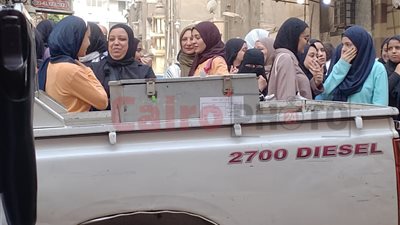 باستخدام سيارة نصف نقل.. وصول أوراق أسئلة الثانوية العامة للجان| صور