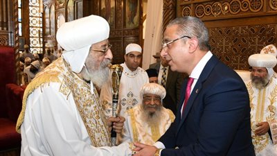 البابا تواضروس ومحافظ الفيوم يشهدان حفل تدشين كنيسة القديس الأنبا إبرام 