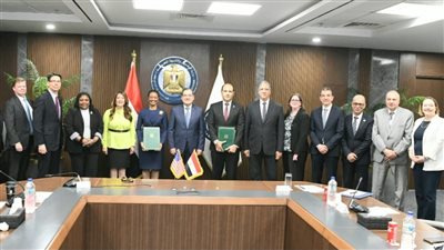 توقيع اتفاق منحة دراسة جدوى بين الإسكندرية للبترول والوكالة الأمريكية للتجارة