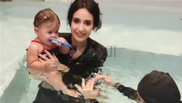 تعليم السباحة للرضع