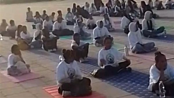 الترويج باليوجا لمعالم