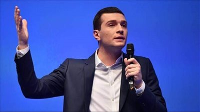 عمره 28 عامًا واختير عضوًا بالبرلمان الأوروبي.. ماذا نعرف عن جوردان بارديلا المرشح لمنصب رئيس وزراء فرنسا