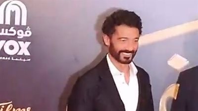 بحضور إلهام شاهين وصبري فواز.. وصول خالد النبوي إلى العرض الخاص لفيلمه أهل الكهف| بث مباشر