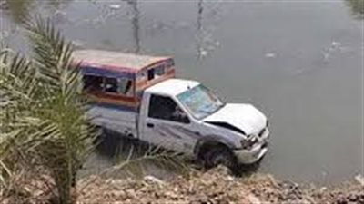 إصابة 7 أشخاص في انقلاب سيارة بترعة بالأقصر 