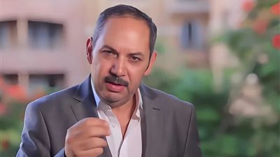 دفع فيها 250 ألف جنيه وحاليا تتخطى المليون.. التحفظ على سيارة كمال أبو رية وإعادتها لمالكها الكفيف