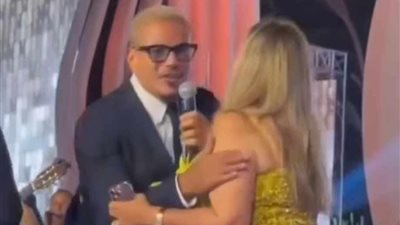 ليلى علوي تحسم جدل الفيديو المحرج المتداول لها مع عمرو دياب