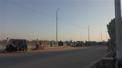 وسط تكبيرات الأهالي.. خروج جثمان غريق الأقصر بعد 5 أيام من البحث بمياه النيل 