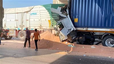 مصرع شخصين في حادث انقلاب سيارة نقل بصحراوي البحيرة|صور