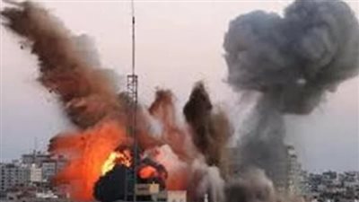 تؤوي آلاف النازحين.. قصف جوي وبري وبحري على منطقة المواصي برفح جنوبي قطاع غزة