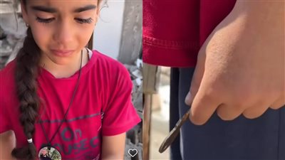 على خطى الأجداد.. صغيرة فلسطينية تحتفظ بمفتاح منزلها المدمر بسبب القصف الإسرائيلي