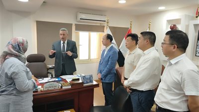 وفد صيني يتفقد ميناء بورتوفيق لتعزيز علاقات التعاون 