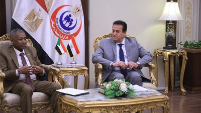 وزير الصحة يستقبل سفير السودان لبحث تعزيز سبل التعاون في دعم القطاع الصحي
