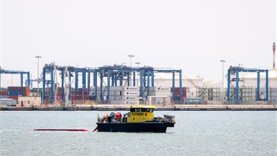 ميناء دمياط يجري المراجعة الدورية لشهادات الجودة | صور