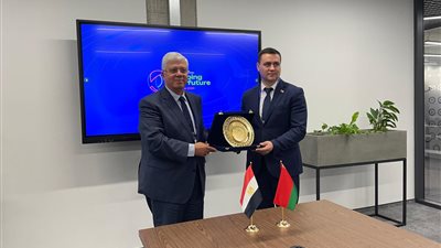 وزير التعليم العالي يلتقي بنظيره البيلاروسي لبحث سبل التعاون بين البلدين