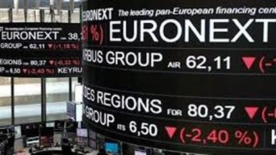 موجة بيع تهبط بالأسهم الأوروبية وسط أزمة فرنسية كبيرة