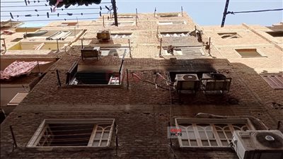 بعد إصابة 10 أشخاص بإصابات خطيرة.. صور من داخل الشقة المحترقة بالوراق