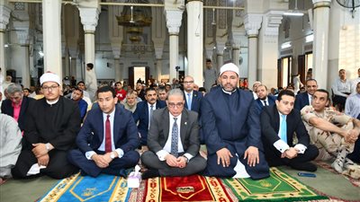 محافظ الفيوم يؤدي صلاة عيد الأضحى المبارك بمسجد ناصر الكبير