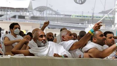 السياحة: الحجاج يغادرون منى غدا لاستكمال شعائر الحج