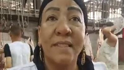 قصة كفاح أشهر جزارة بالبساتين: ورثت المهنة عن أبويا.. ونزلت المدبح وأنا عندي 7 سنين| بث مباشر