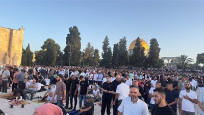 رغم اقتحام قوات الاحتلال.. 40 ألف فلسطيني يؤدون صلاة عيد الأضحى المبارك في المسجد الأقصى