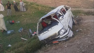 إصابة 6 أشخاص في انقلاب ميكروباص على طريق الفيوم الجديدة
