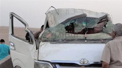 إصابة 8 أشخاص في انقلاب ميكروباص بقنا