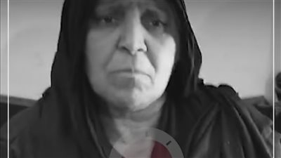 محدش اشترى منه.. والدة بائع غزل البنات: ابني زعل إنه معرفش يجيب مصاريف ولاده قبل العيد| فيديو