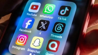 سجن وغرامات.. اتجاه لإلزام مواقع التواصل عالميا باستخدام تقنية التعرف على الوجه للتحقق من أعمار الصغار