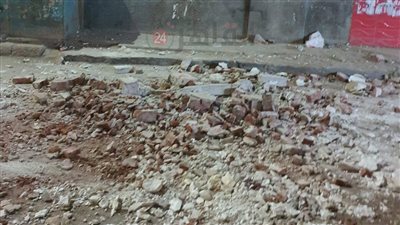 مكون من 4 طوابق.. سقوط كتل خرسانية من عقار بطنطا 